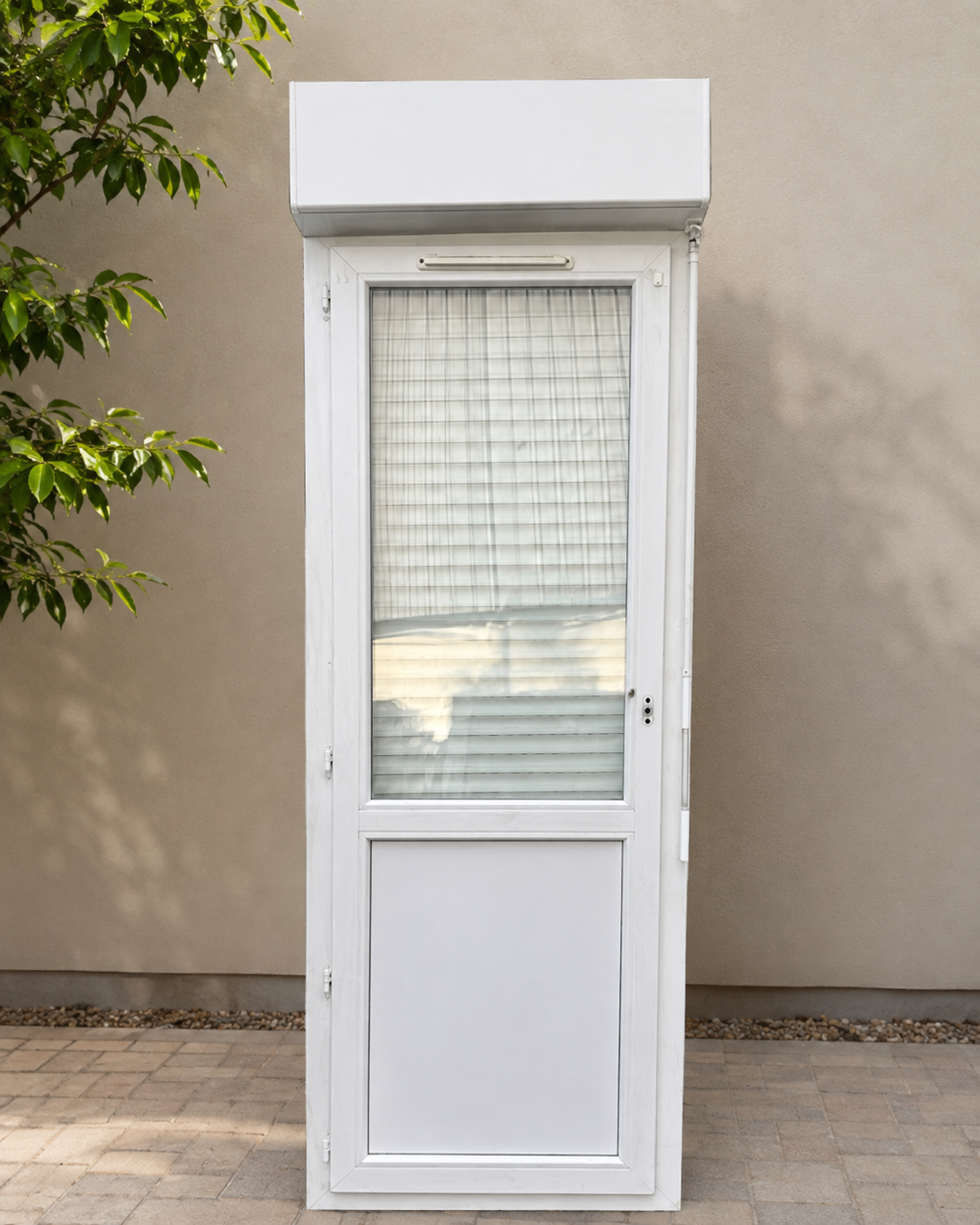 Porte PVC vitrée avec volet roulant
